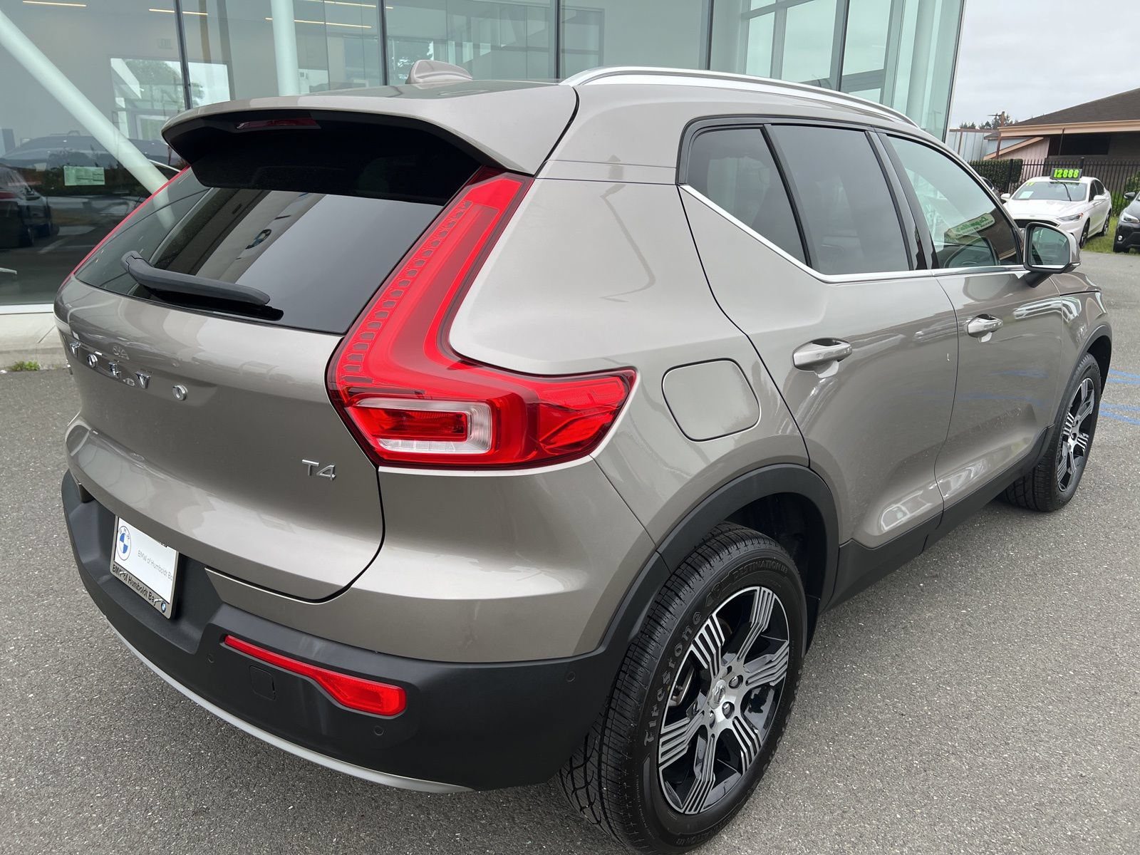 Used 2021 Volvo XC40 T4 Inscription FWD image 6