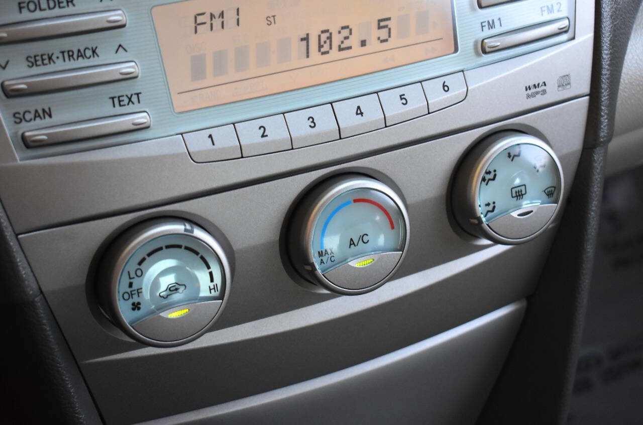 Used 2007 Toyota Camry LE image 25