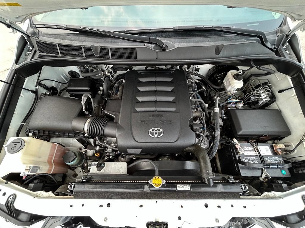 Used 2014 Toyota Sequoia SR5 AWD/4WD image 31