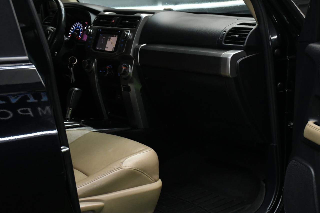 Used 2015 Toyota 4Runner SR5 image 35