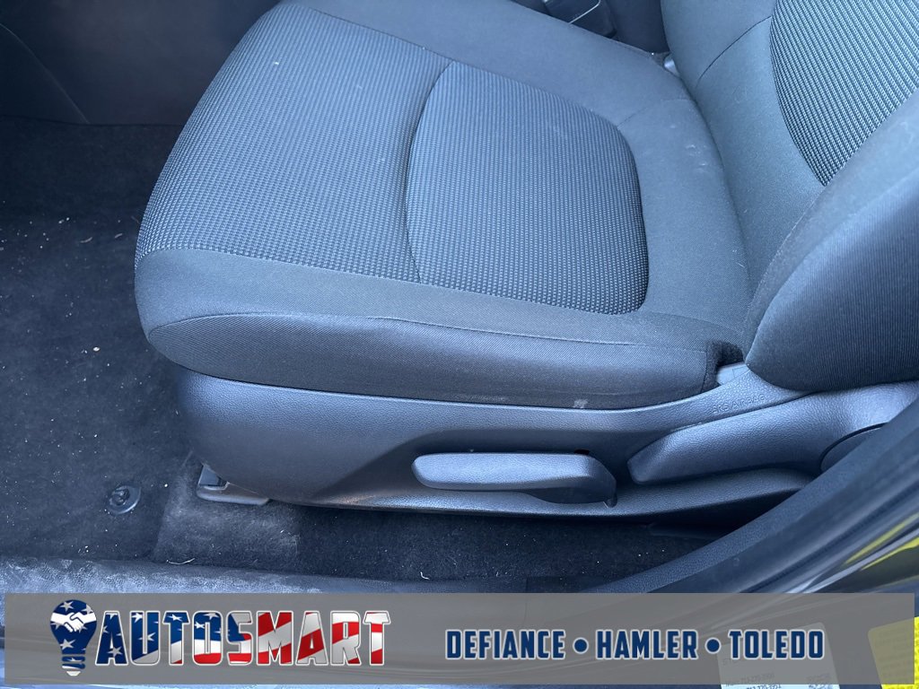 Used 2022 Toyota RAV4 LE image 15