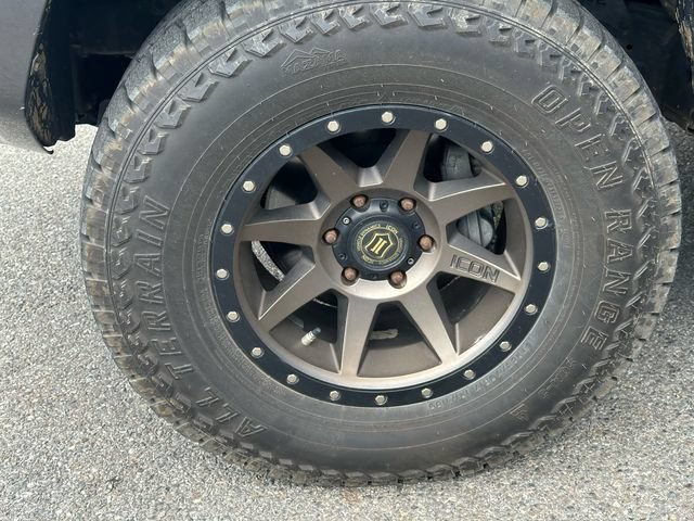 Used 2019 Toyota 4Runner SR5 AWD/4WD image 15