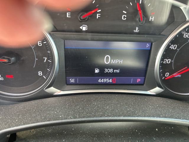 Used 2023 GMC Terrain AT4 image 1