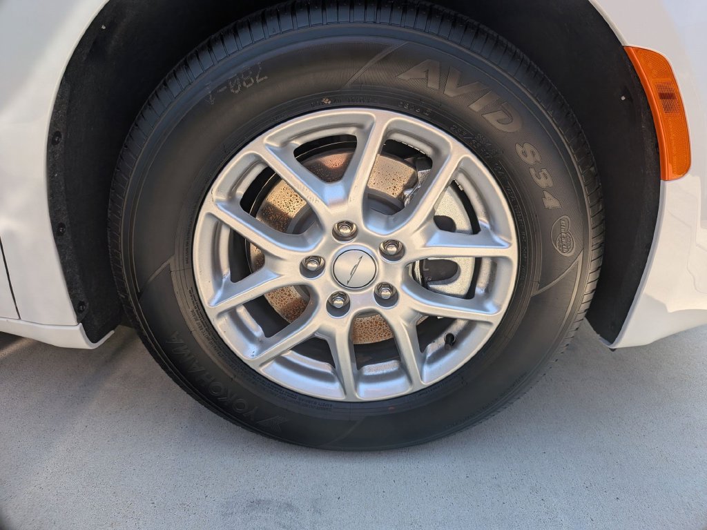 New 2027 Chrysler Pacifica LX FWD image 9