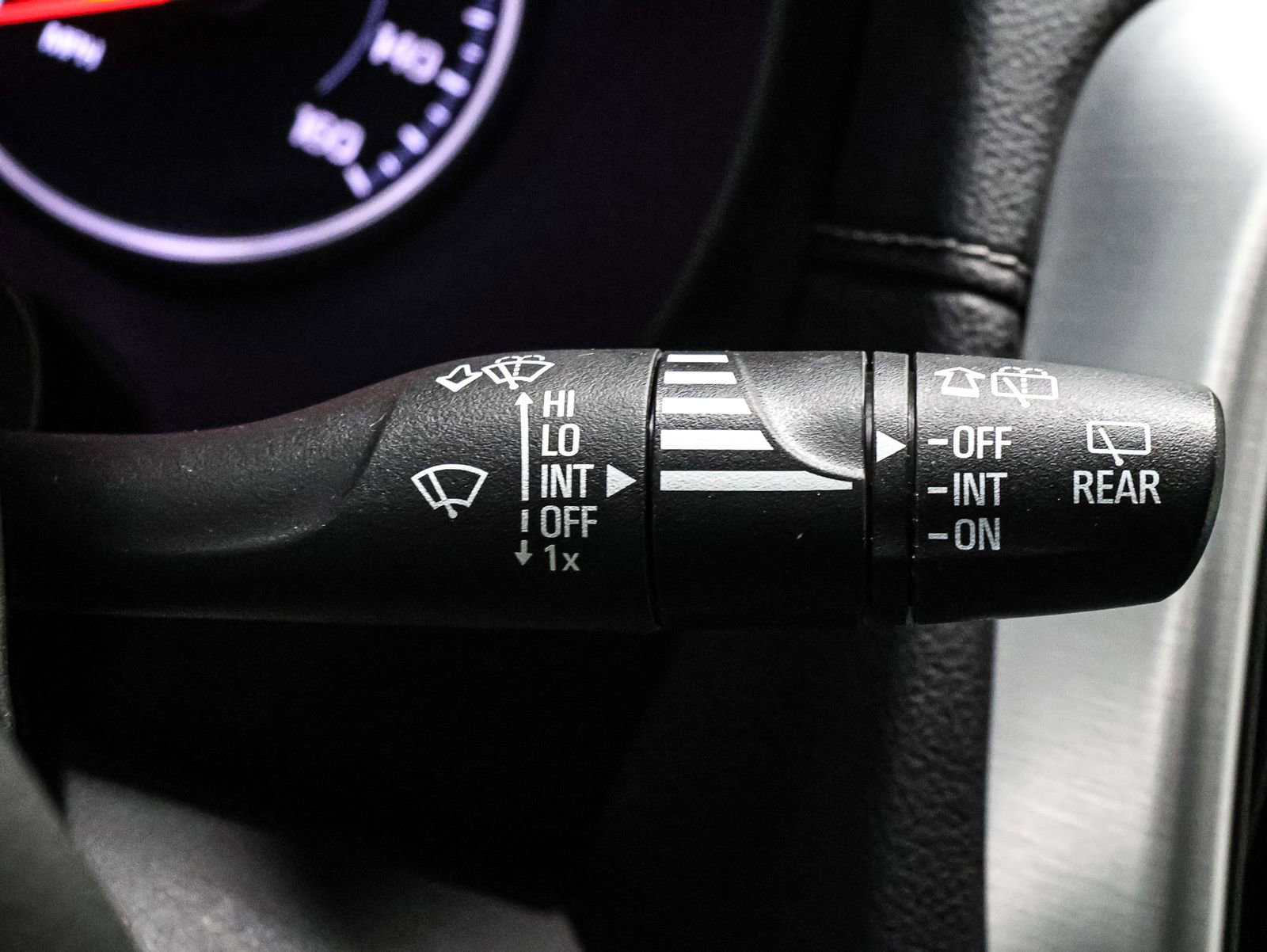 Used 2024 GMC Terrain SLT image 34