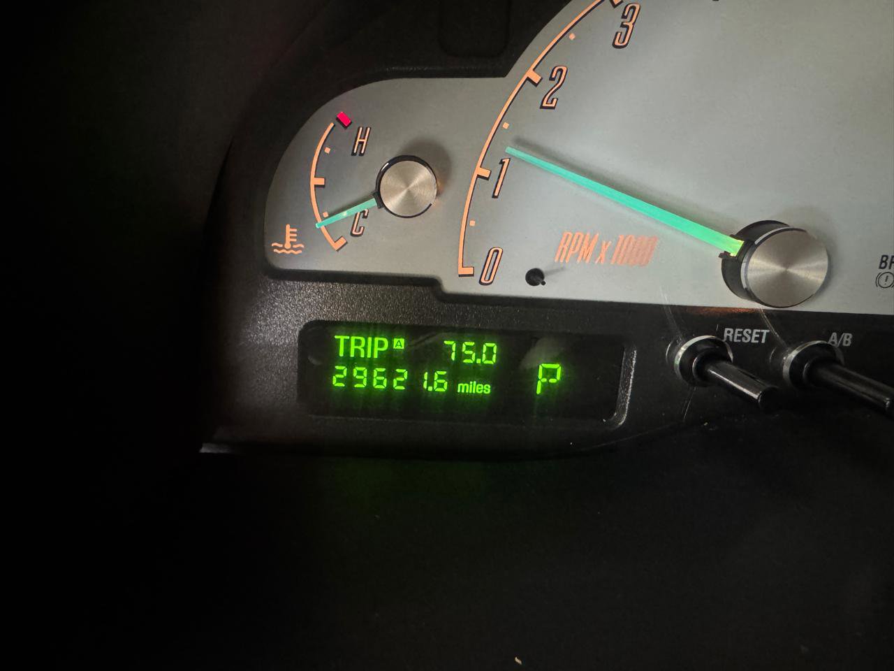 Used 2002 Ford Thunderbird image 13