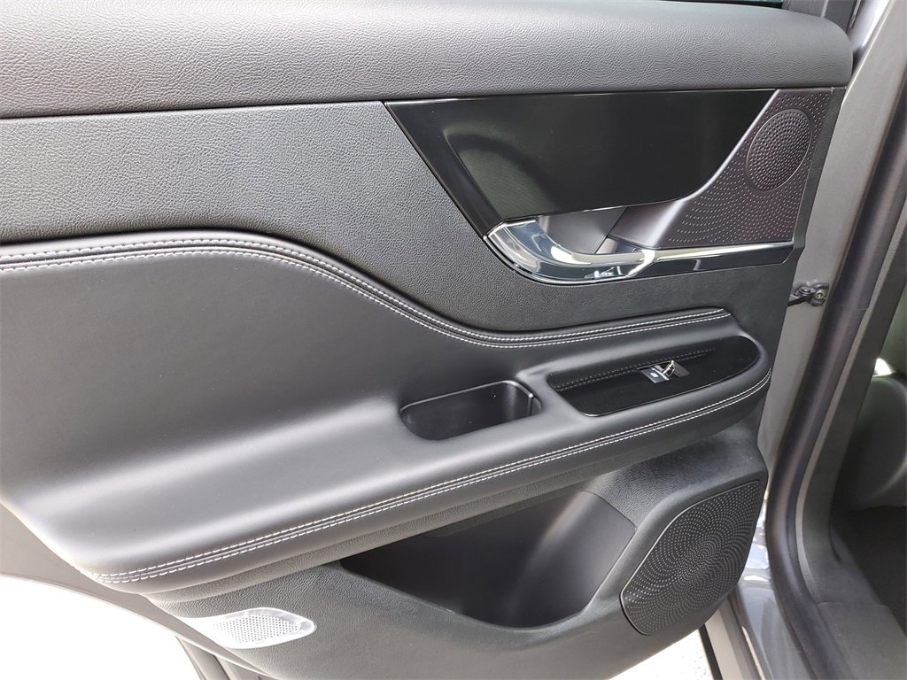 New 2026 Lincoln Corsair Premiere image 9