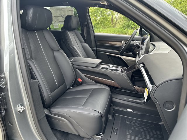 New 2026 Cadillac Vistiq Sport w/ LPO, Floor Liner Package image 35