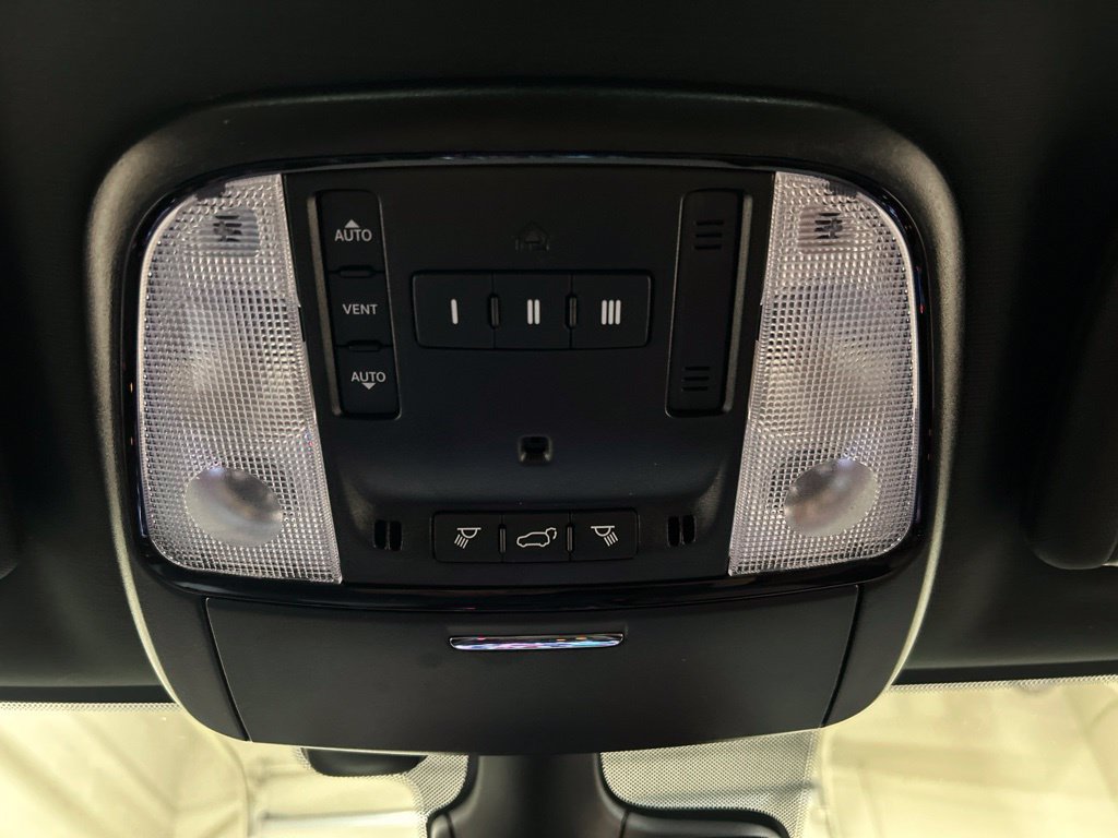 Used 2025 Dodge Durango GT AWD/4WD image 30