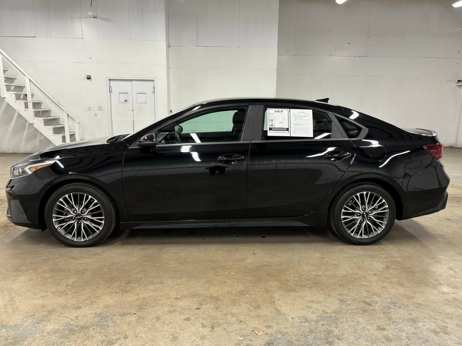 Used 2023 Kia Forte GT-Line FWD image 3