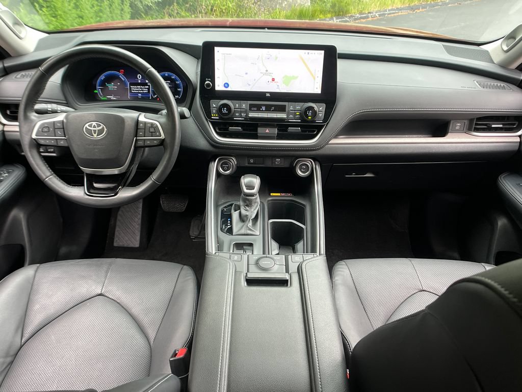 Used 2024 Toyota Grand Highlander AWD Hybrid image 13