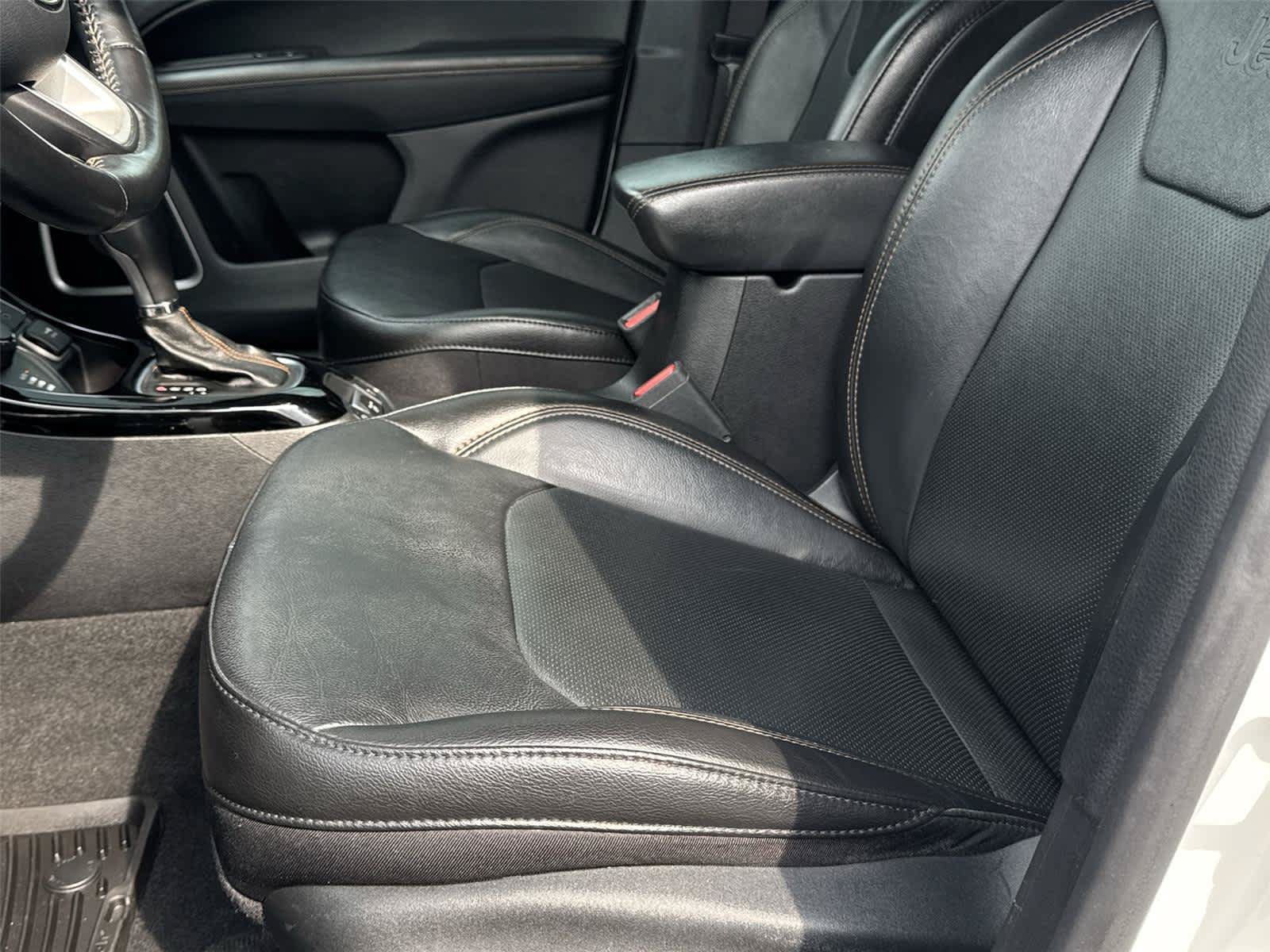 Used 2020 Jeep Compass Limited AWD/4WD image 13