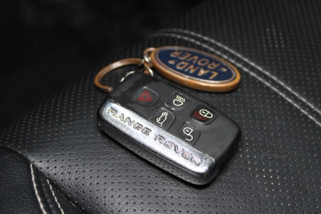 Used 2020 Land Rover Range Rover Velar S AWD/4WD image 14