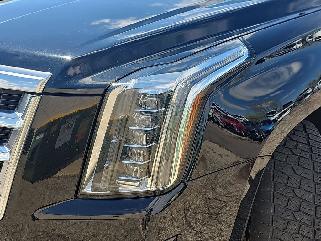 Certified 2018 Cadillac Escalade Luxury AWD/4WD image 39