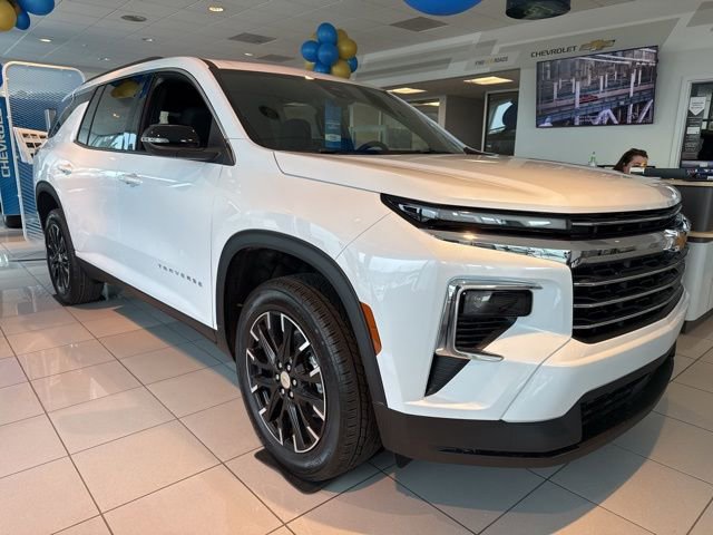 New 2026 Chevrolet Traverse LT w/ Sun and Wheel Package