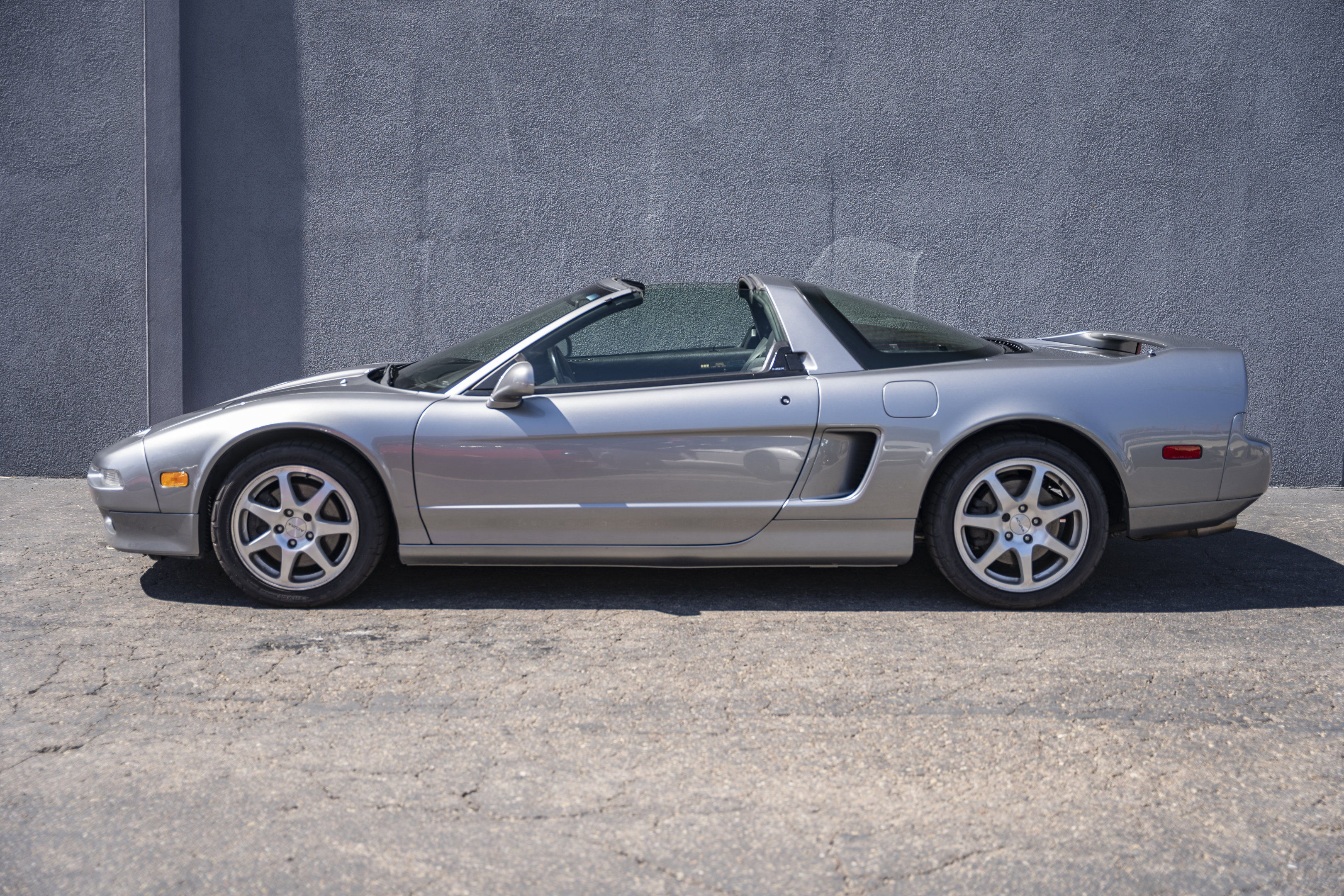 Used 1998 Acura NSX T image 2