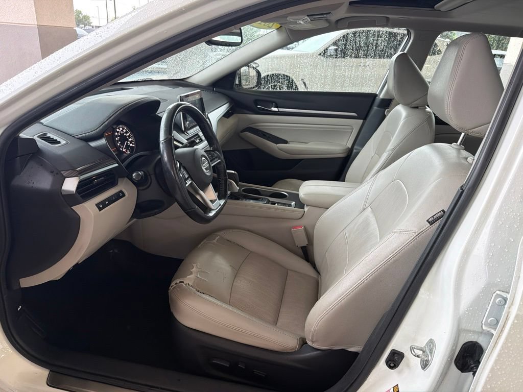 Used 2019 Nissan Altima 2.0 Platinum FWD image 17