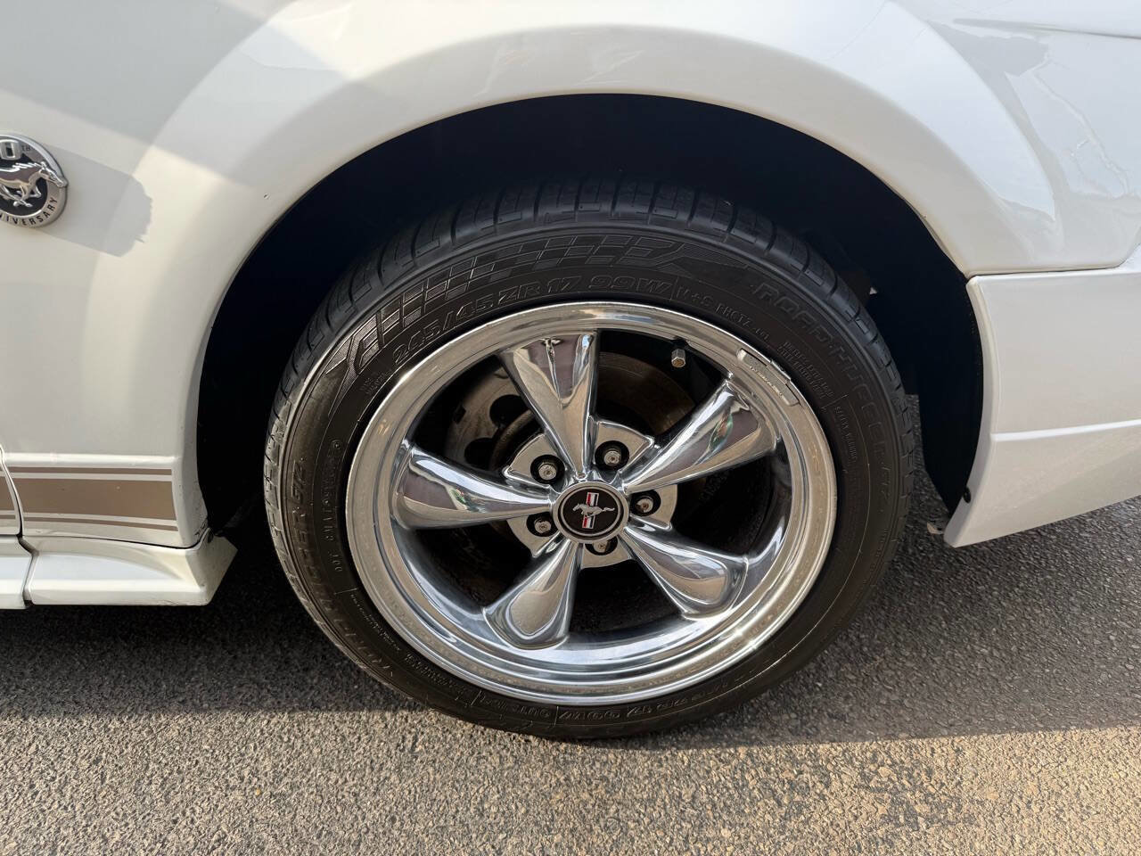 Used 2004 Ford Mustang Deluxe Convertible image 32