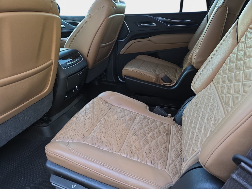 Used 2021 Cadillac Escalade Sport w/ Driver Assist Tech Package AWD/4WD image 18