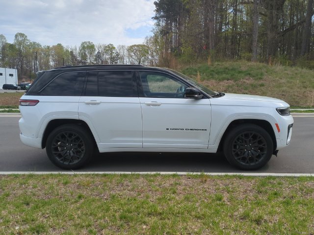 New 2026 Jeep Grand Cherokee Summit w/ Obsidian Package AWD/4WD image 14