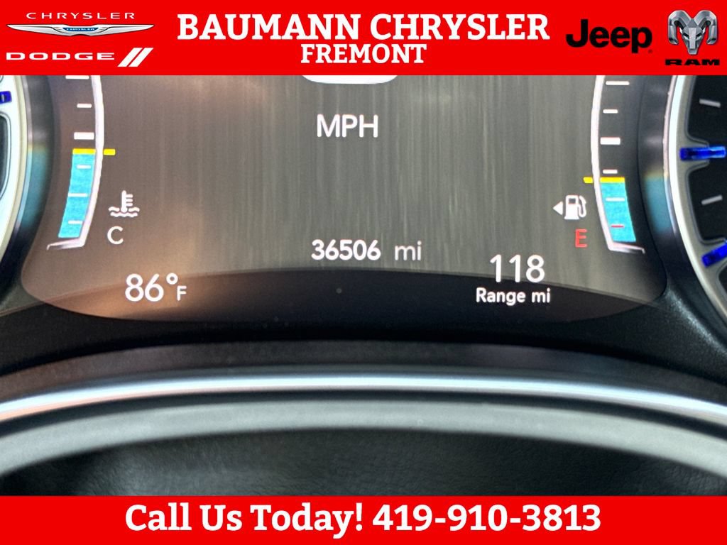 Used 2025 Chrysler Pacifica Limited FWD image 16