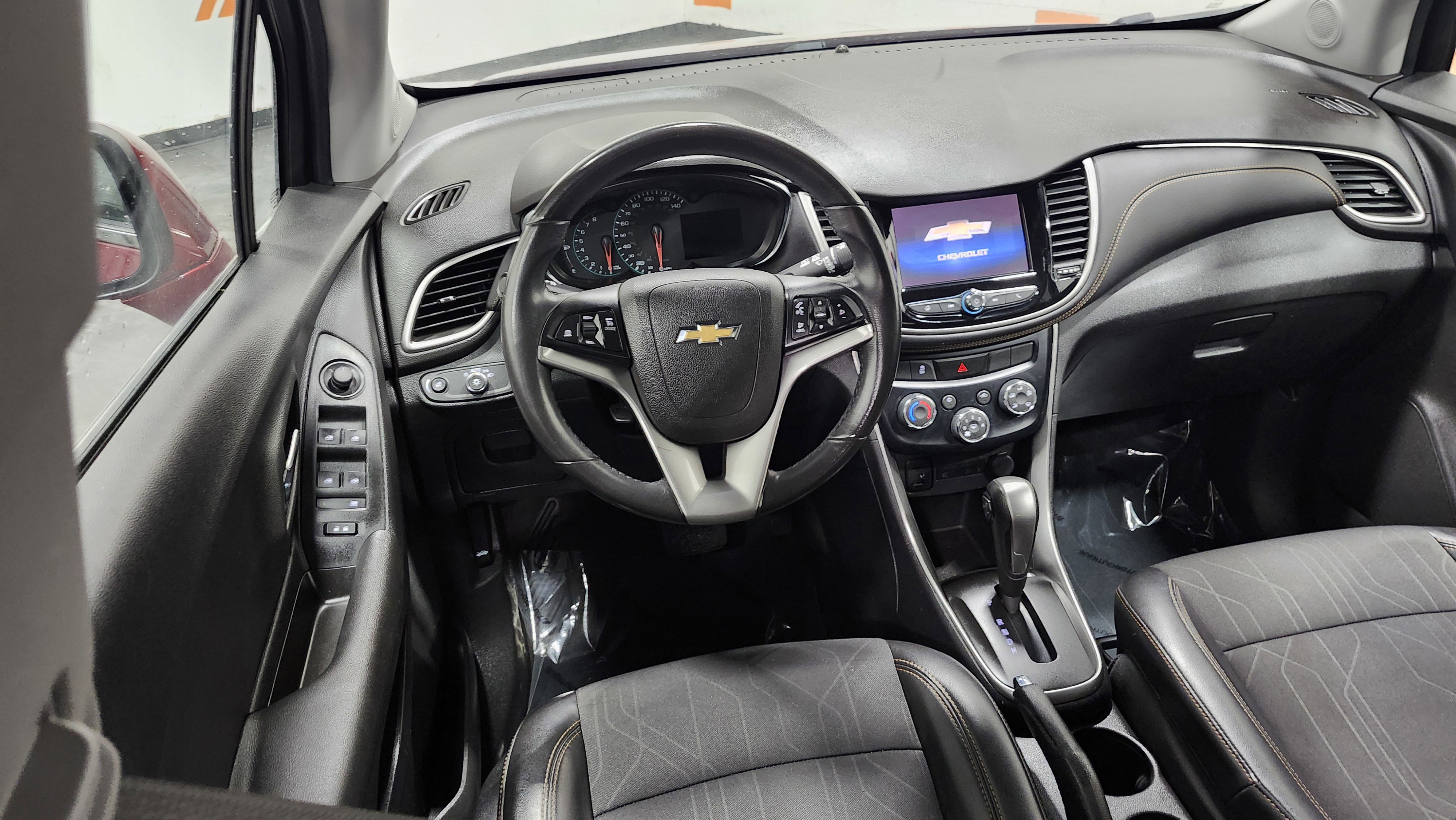 Used 2020 Chevrolet Trax LT w/ LT Convenience Package image 25