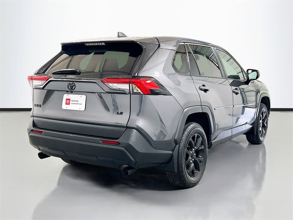 Used 2024 Toyota RAV4 LE image 4