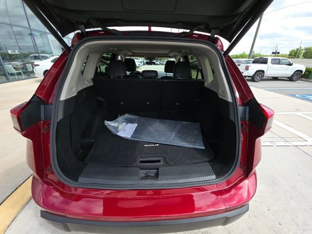 Used 2025 Nissan Rogue SV w/ SV Premium Package image 27