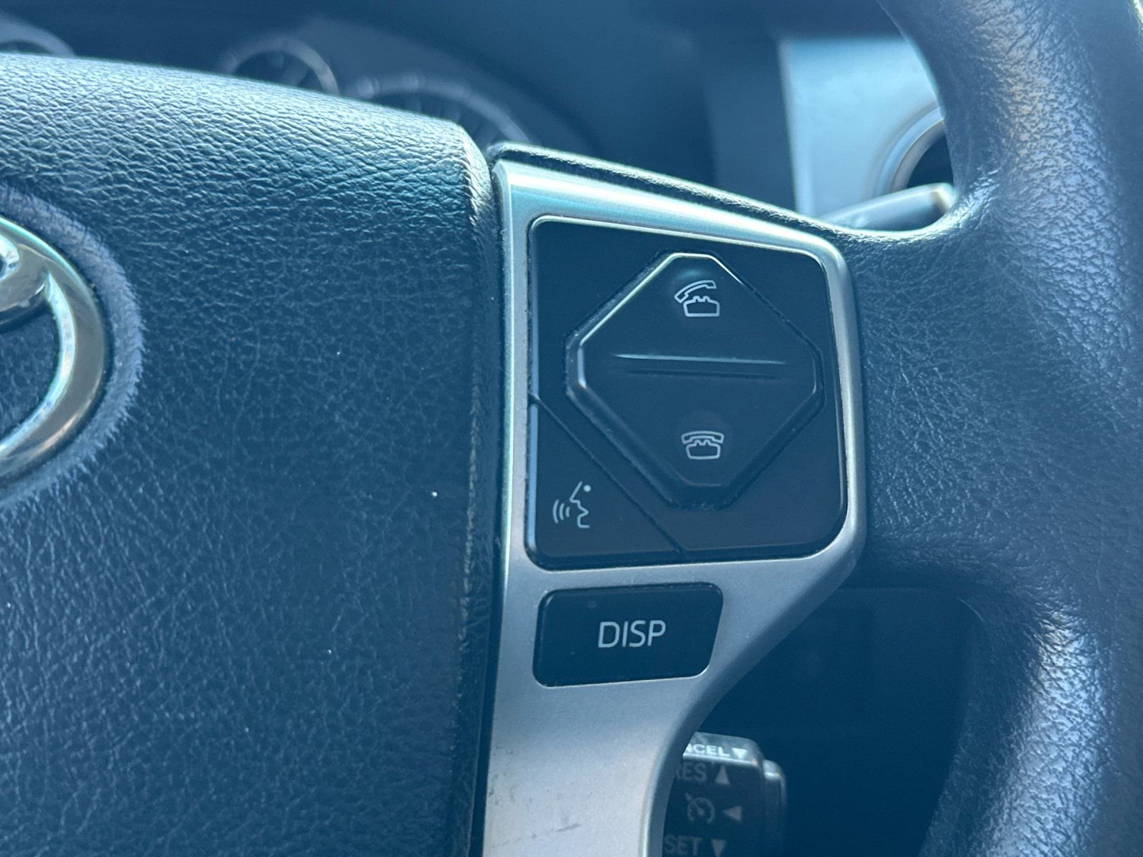 Used 2015 Toyota Tundra SR5 w/ TRD Off Road Package AWD/4WD image 25