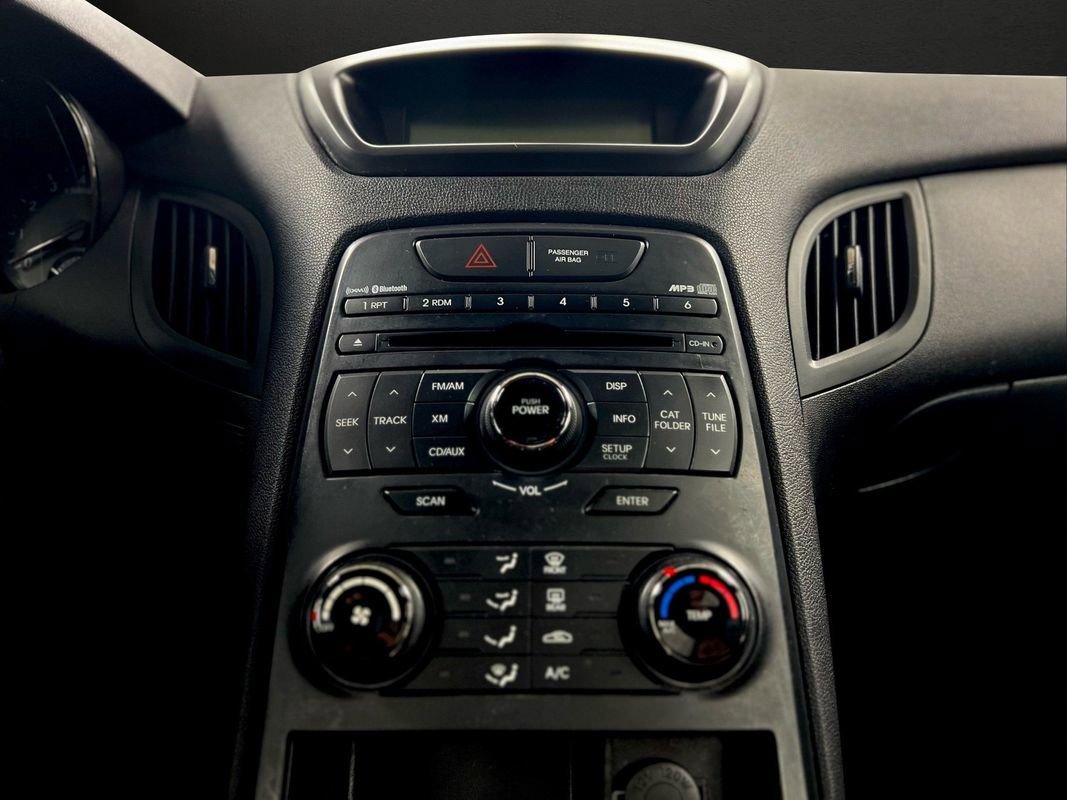 Used 2011 Hyundai Genesis 3.8 image 9