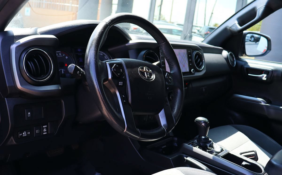 Used 2021 Toyota Tacoma TRD Off-Road w/ Technology Package AWD/4WD image 38