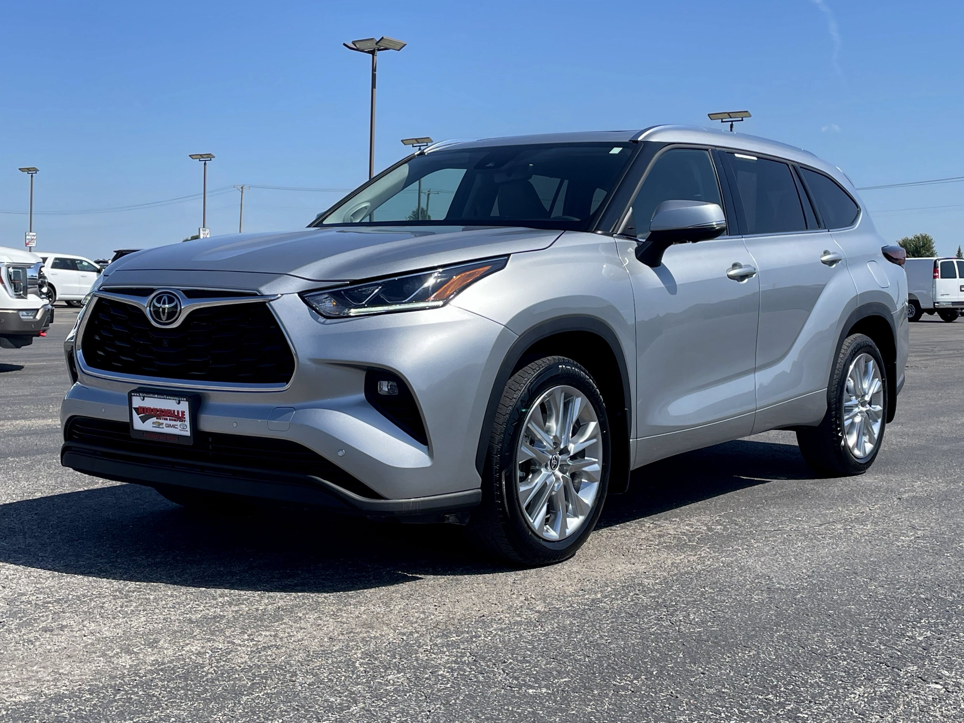 Used 2024 Toyota Highlander Limited AWD/4WD image 8