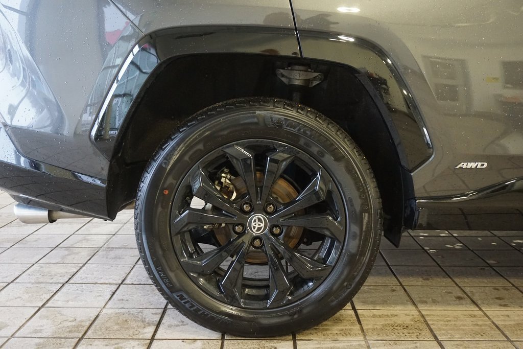 Used 2025 Toyota RAV4 SE image 28