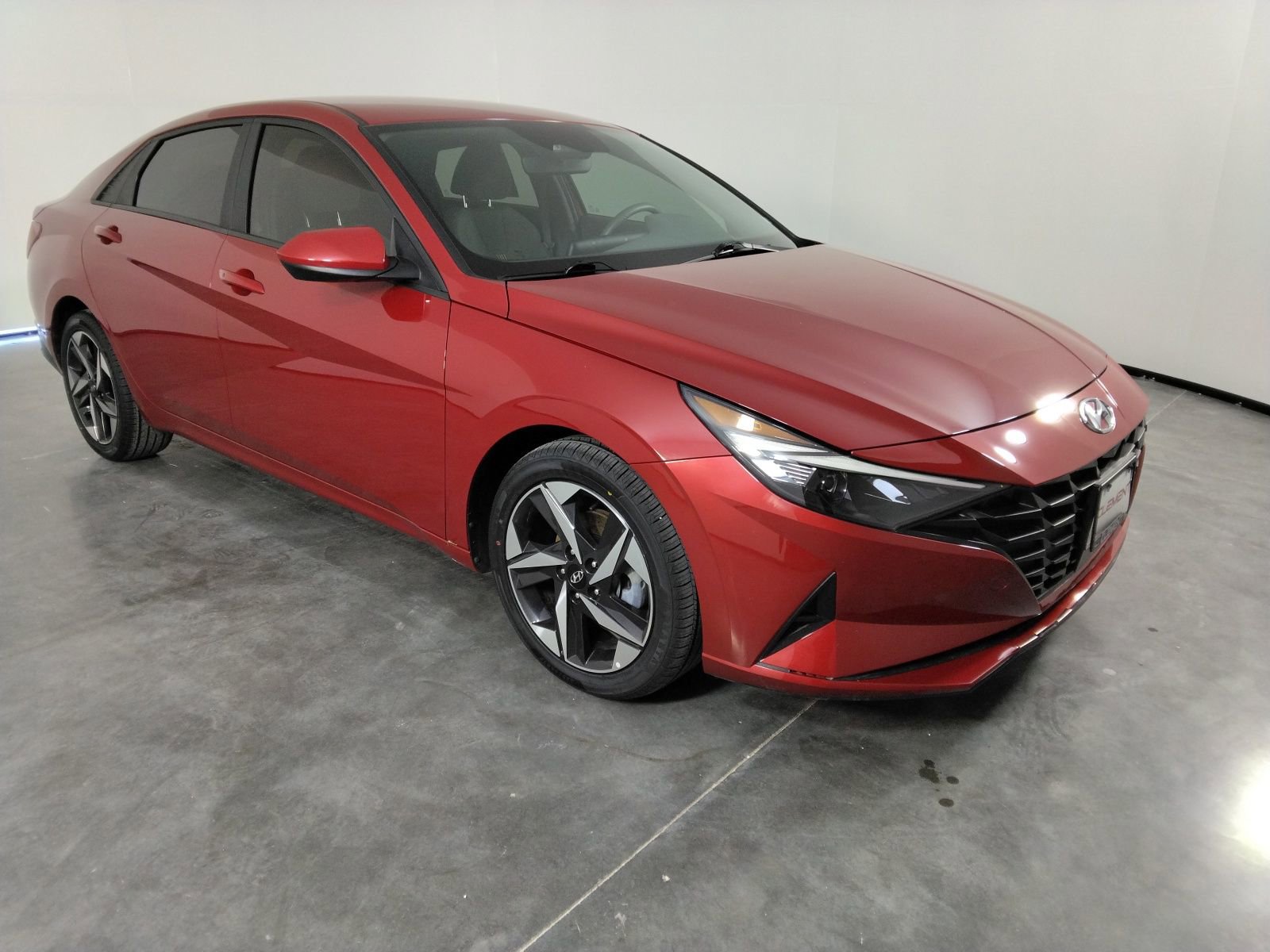 Used 2023 Hyundai Elantra SEL w/ Convenience Package image 3