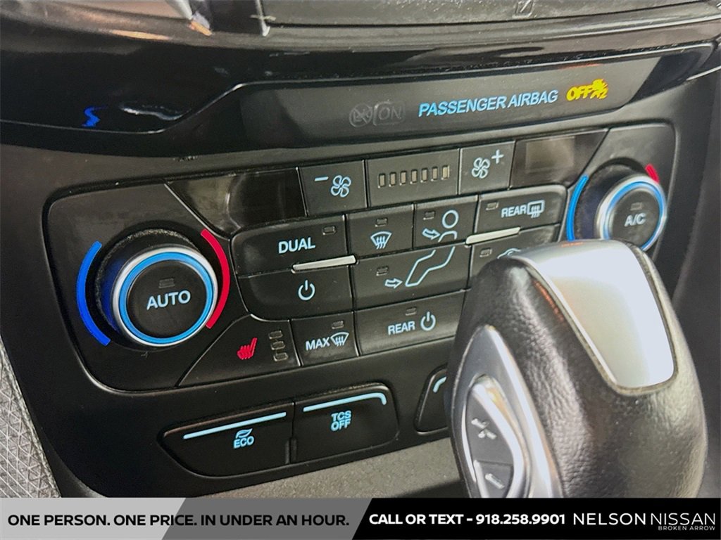 Used 2019 Ford Transit Connect Titanium w/ Titanium Premium Package image 16