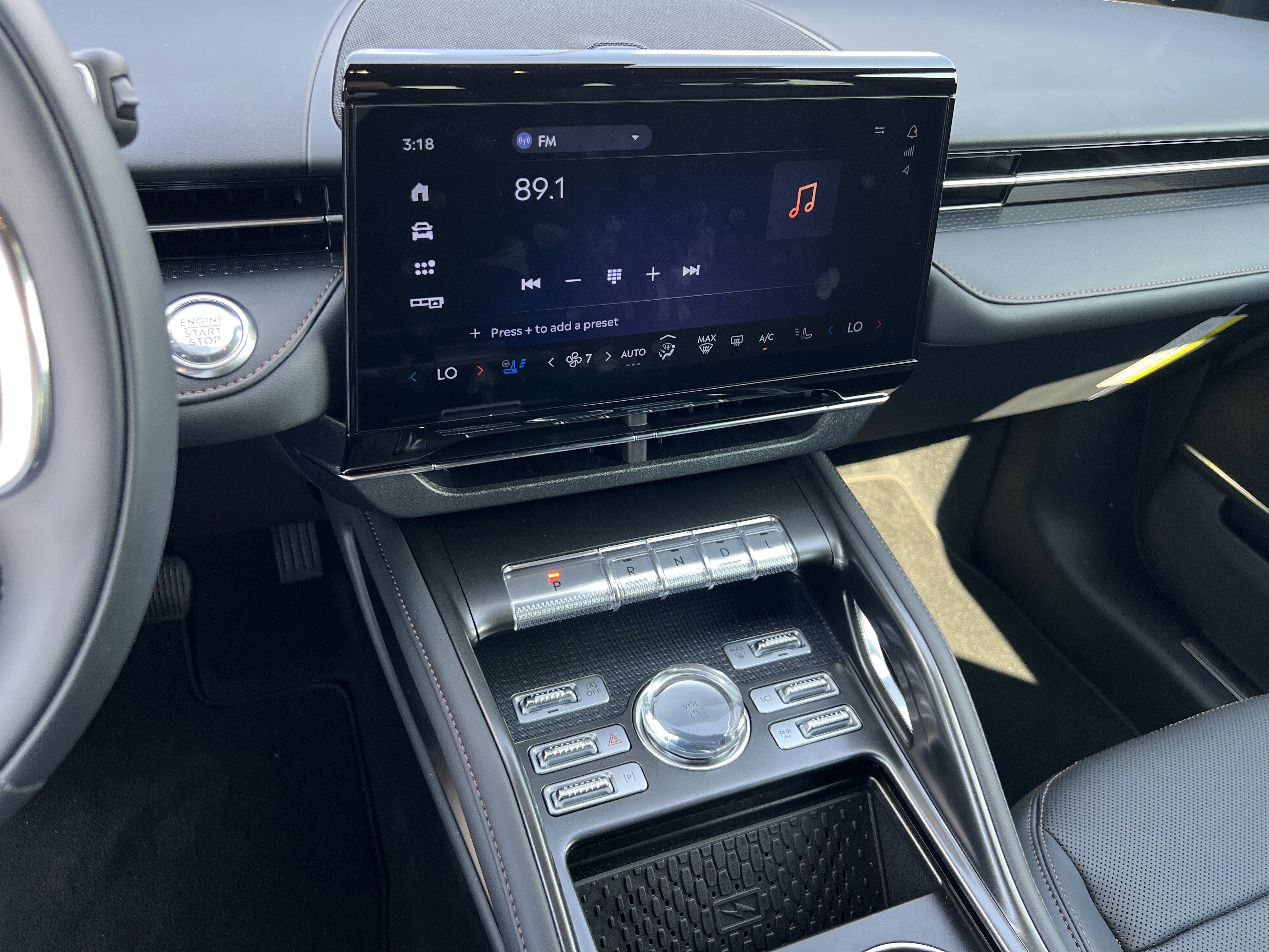 New 2025 Lincoln Nautilus Premier w/ Equipment Group 102A image 18