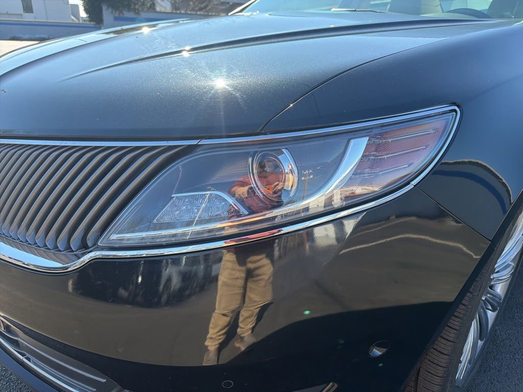 Used 2015 Lincoln MKS AWD w/ Equipment Group 101A image 9