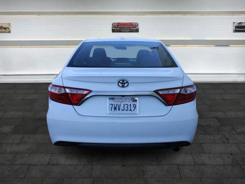 Used 2017 Toyota Camry SE image 6