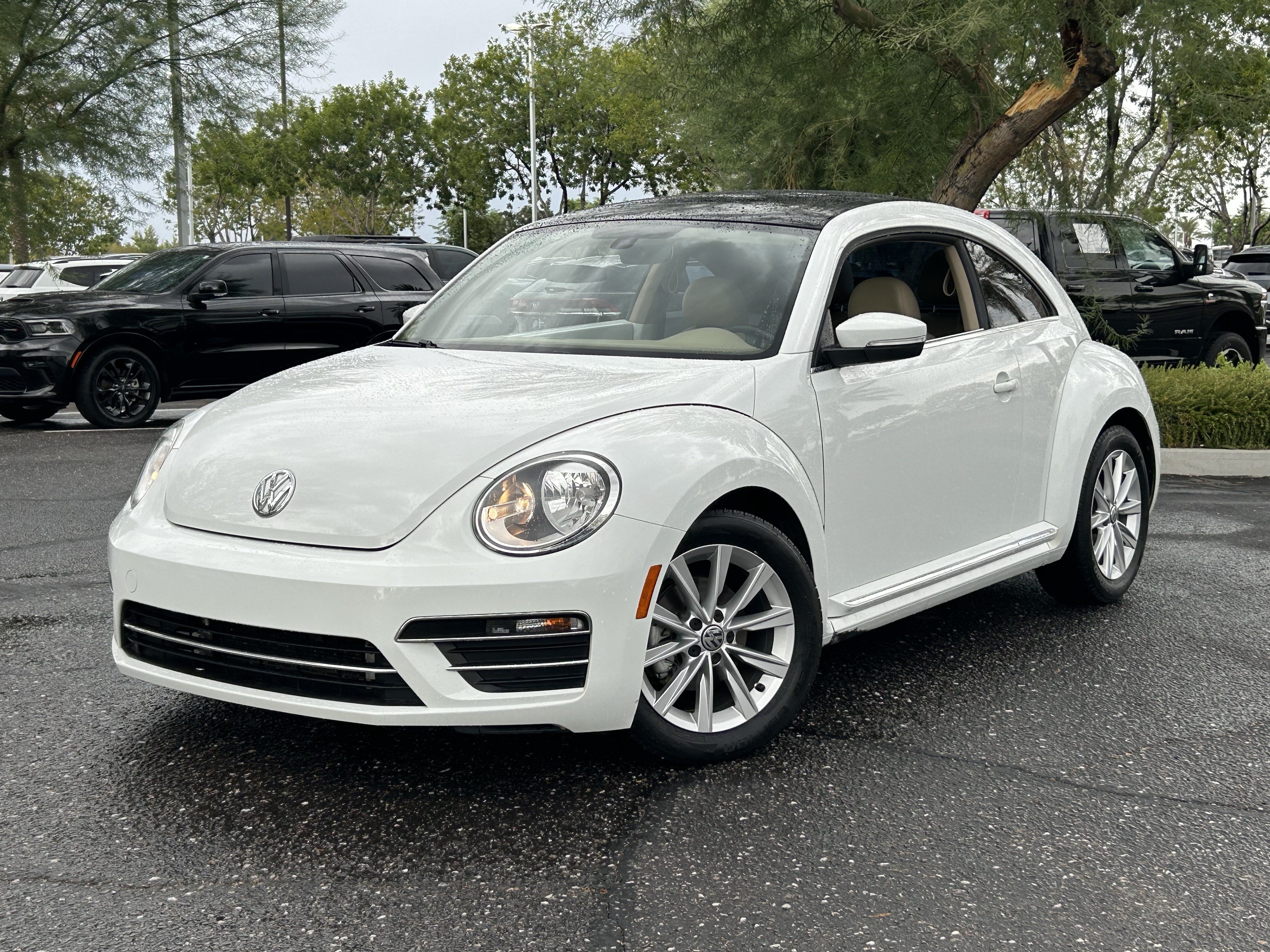 Used 2019 Volkswagen Beetle 2.0T SE FWD image 31
