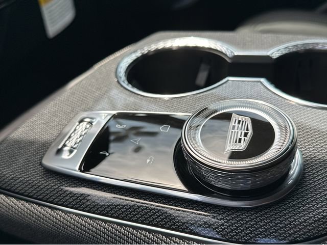 Used 2025 Cadillac Optiq Luxury 1 image 19