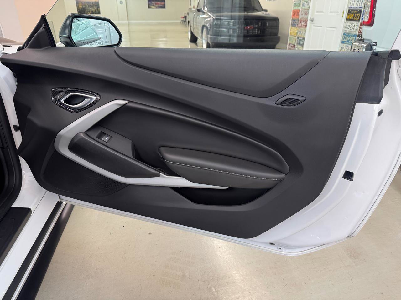 Used 2021 Chevrolet Camaro SS RWD image 9