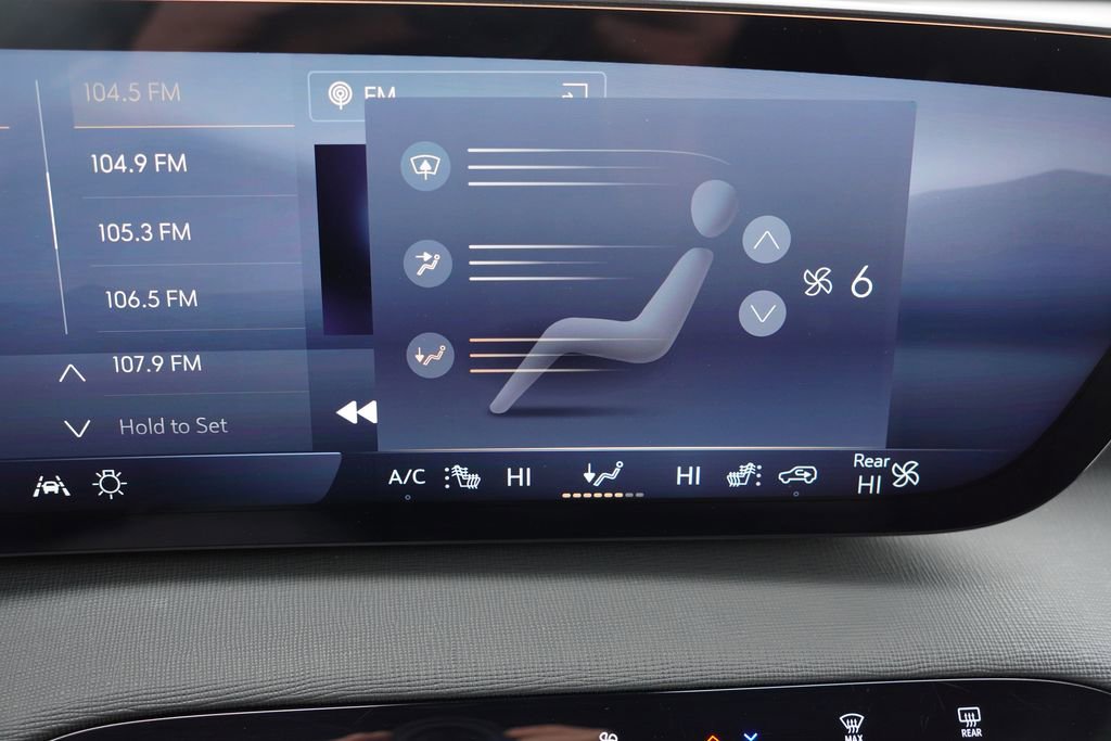 Certified 2025 Buick Enclave Preferred image 28