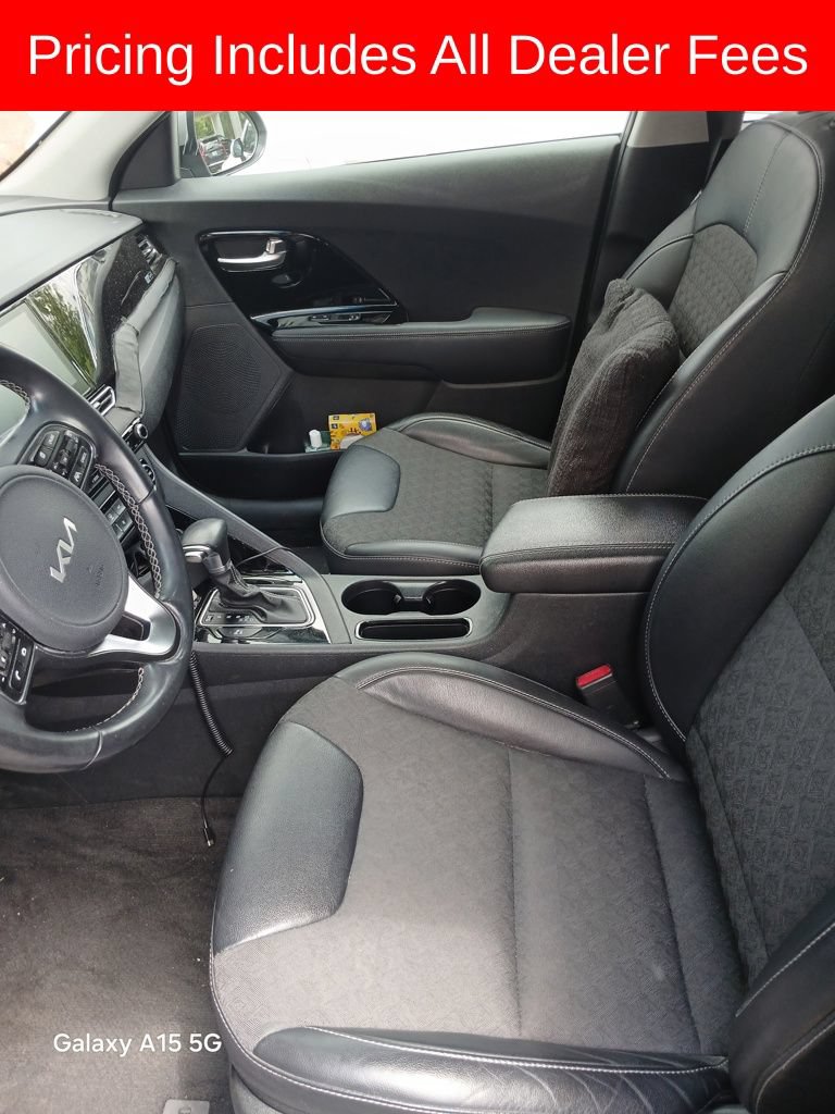 Certified 2022 Kia Niro LXS FWD image 8