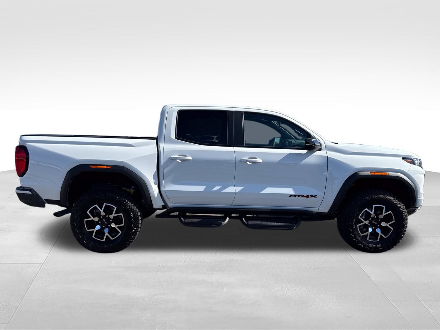 Used 2024 GMC Canyon AT4X AWD/4WD image 6