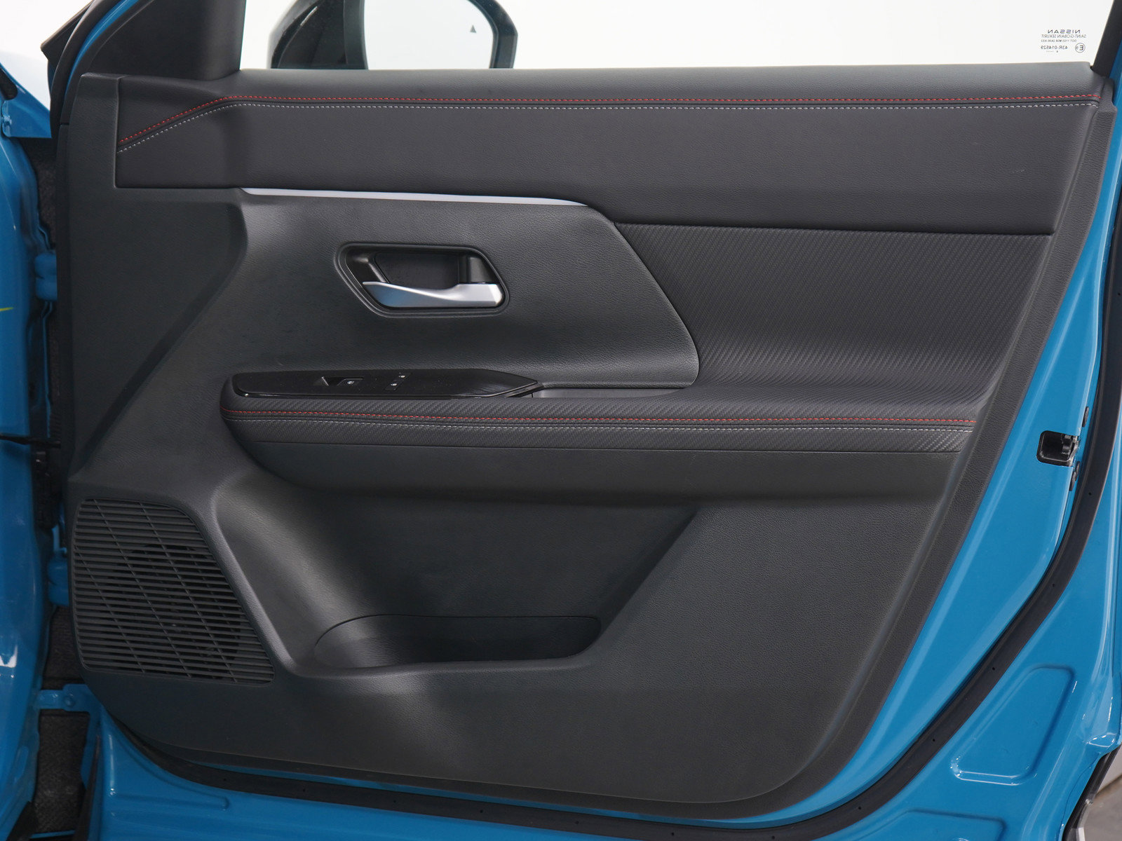 Used 2025 Nissan Kicks SR image 11