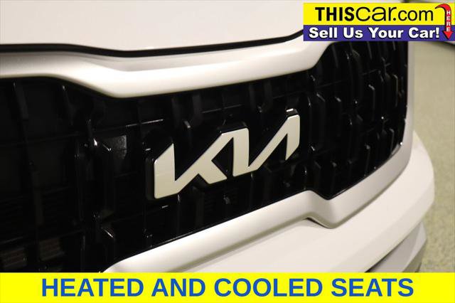 Used 2023 Kia Telluride EX w/ EX Captain's Chair Package image 11