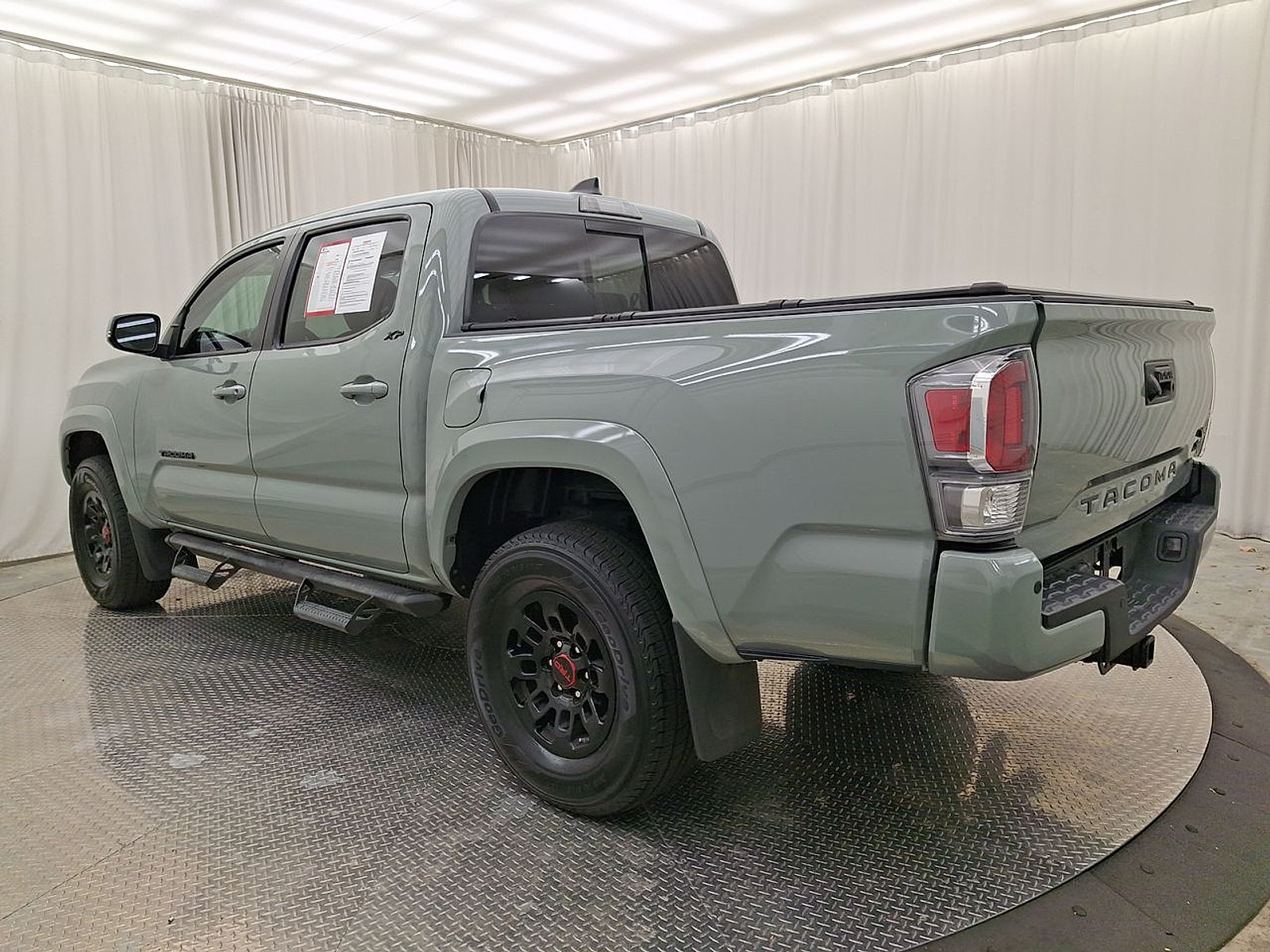Used 2022 Toyota Tacoma TRD Sport w/ Technology Package AWD/4WD image 26
