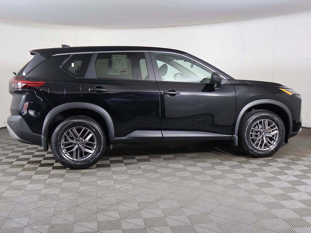 Used 2023 Nissan Rogue S AWD/4WD image 15