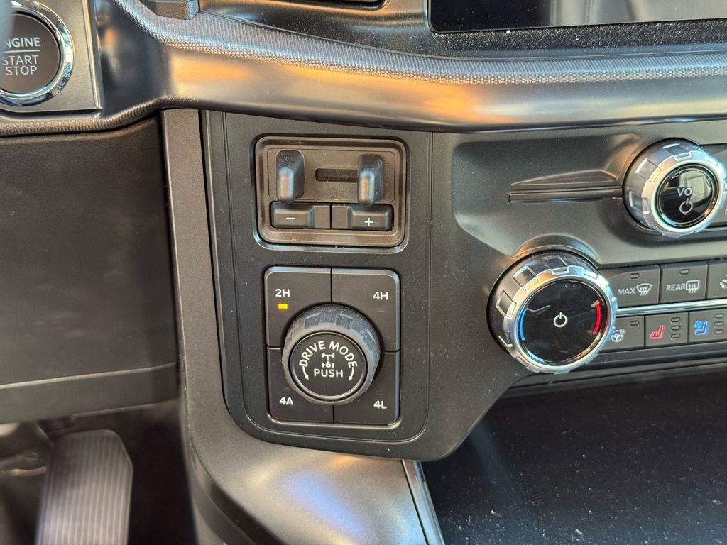 New 2025 Ford F150 Lariat w/ Equipment Group 502A High image 17