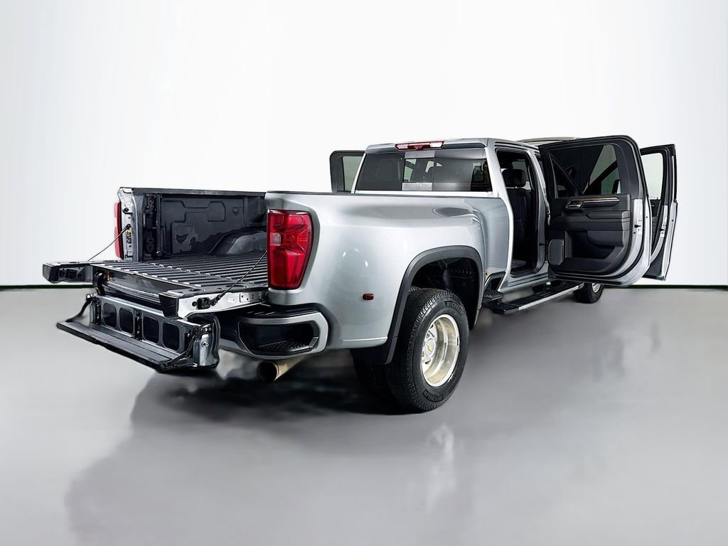 Used 2024 Chevrolet Silverado 3500 High Country w/ High Country Premium Package AWD/4WD image 27